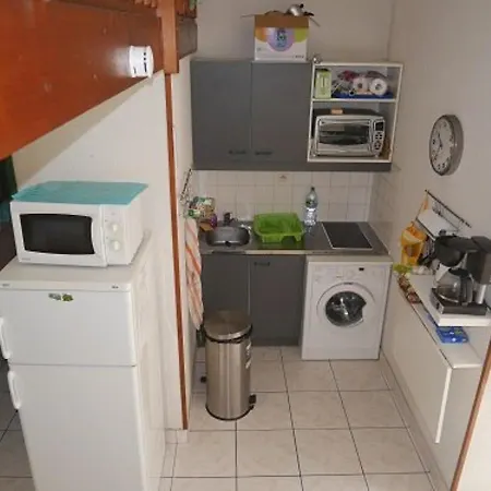 Holiday home Pavillon Pour 6, Piscine Et Parking Prive, A 300m De La - - Fr-1-388-191 *